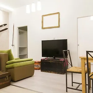 https://cozy-apartment-budapest.inbudapesthotels.com
