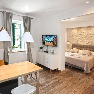 https://apartments-tessera.splithotels.org